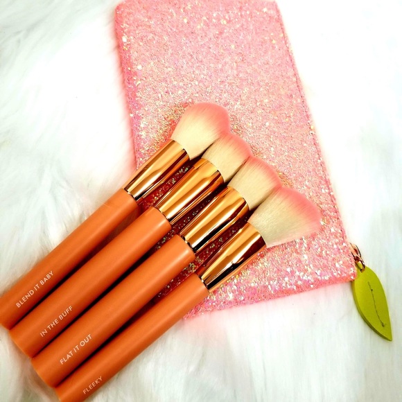 Pretty Vibes Only Makeup Brush Set - Picture 2 of 3